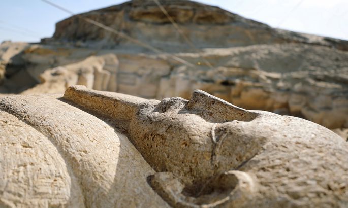 У Єгипті знайдено великий некрополь зі скарбами