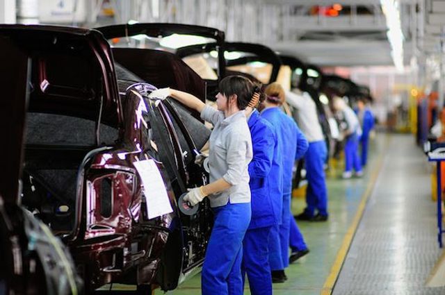 Країна Європи збільшила квоту на працівників з України - фото 224749