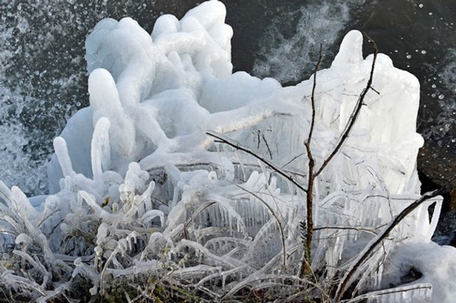 Швейцарія покрилася льодом - фото 230251