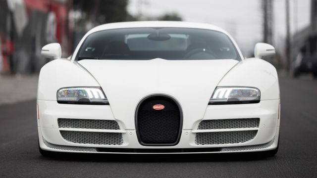 Компанія Bugatti зробила найкращий подарунок для власників машин - фото 225898