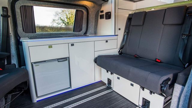 Toyota показала свій 'дім на колесах' - фото 228636