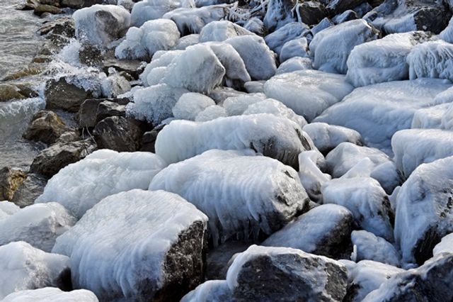 Швейцарія покрилася льодом - фото 230247