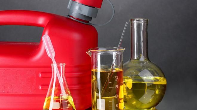 Українські АЗС масово опустили ціни на паливо