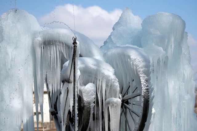 Швейцарія покрилася льодом - фото 230244