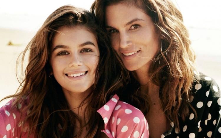 Дочка Кроуфорд взяла участь у паризькому Тижні моди