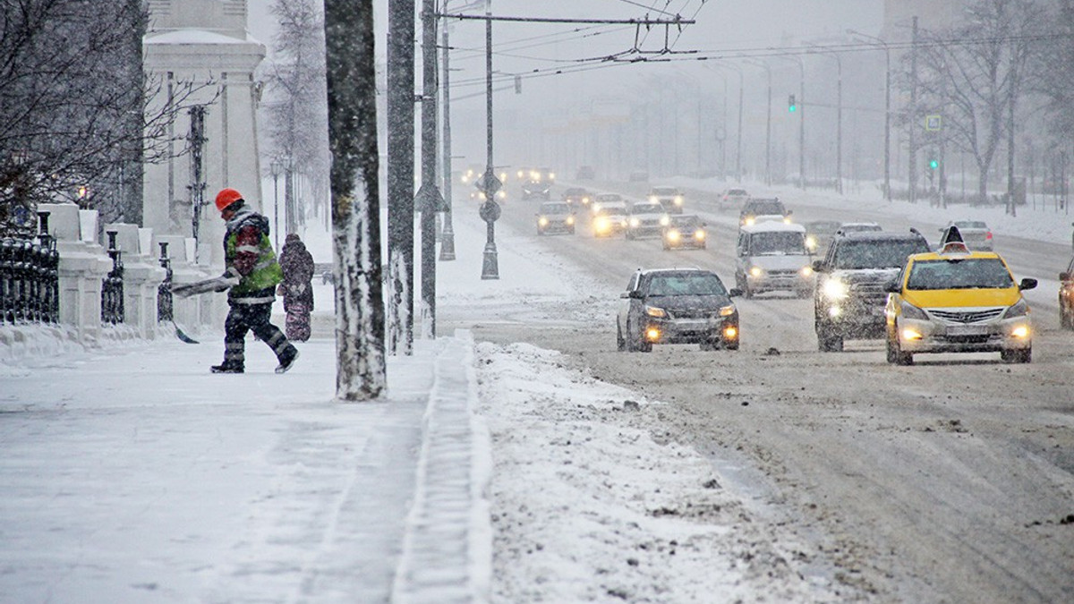 Росію накрили потужні снігопади: є жертви - фото 1