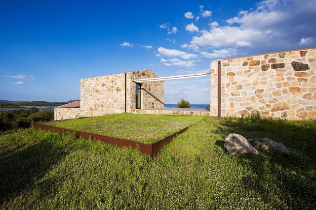 Як виглядає ідеальний кам'яний дім на побережжі Італії - фото 225148