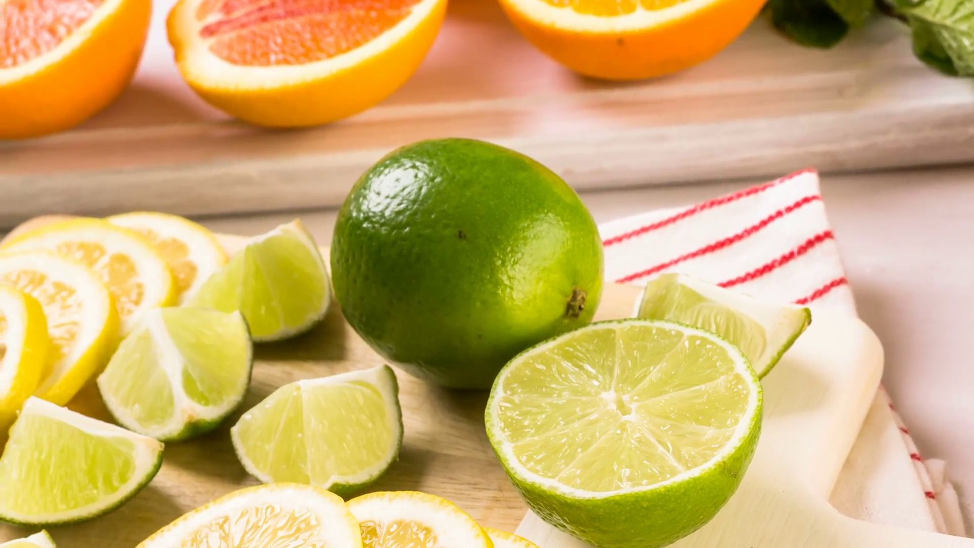 Китаєць з'їв 117 часточок лайма: епічне відео