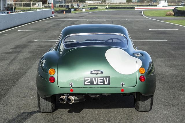 Найдорожчий британський спорткар пустять з молотка - фото 226693