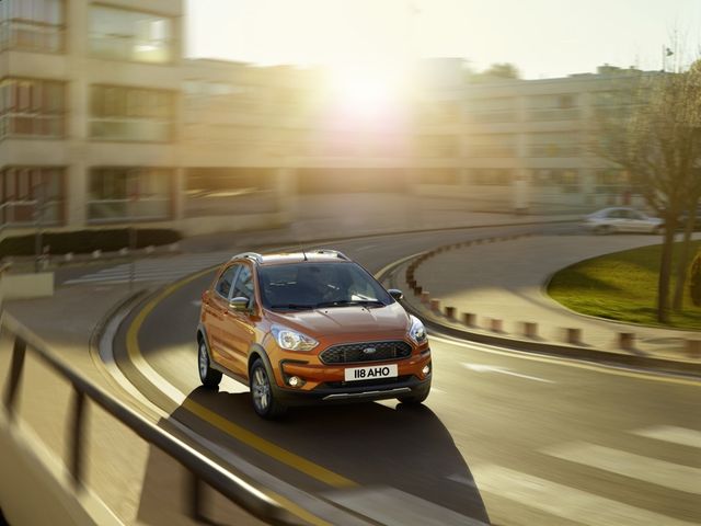 Найменший у лінійці Ford став позашляховиком - фото 225933