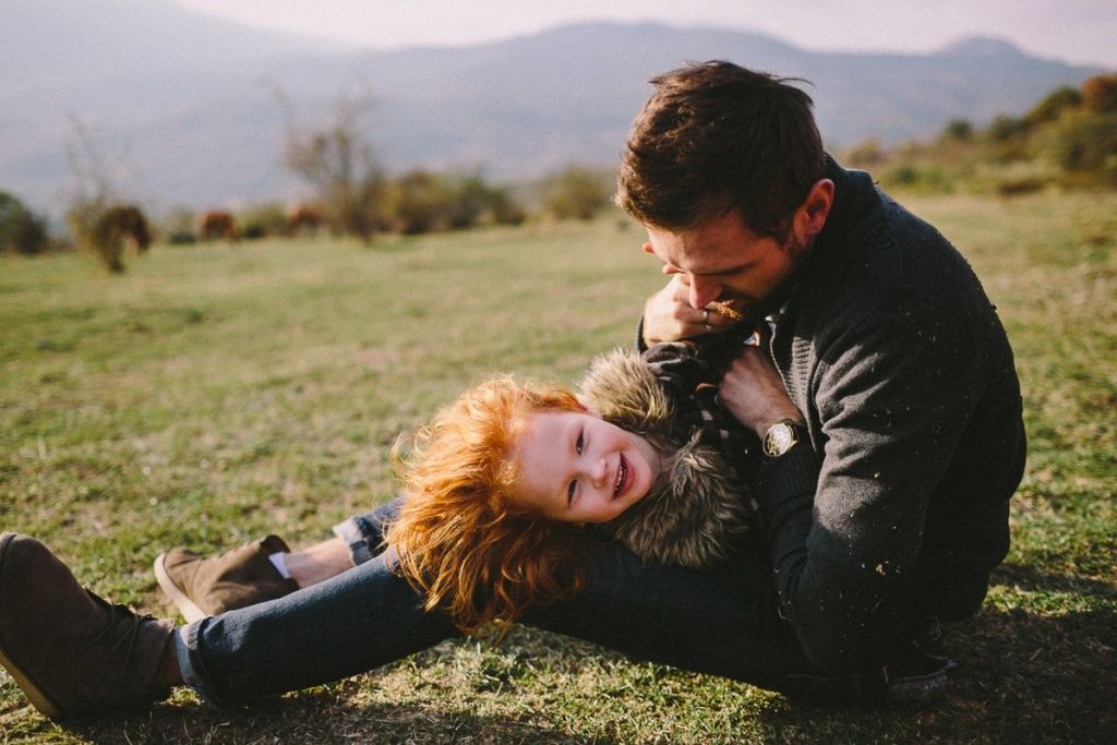 Учені назвали негативні наслідки батьківства - фото 1