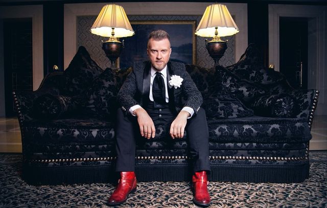 Нардеп жорстко прокоментував виїзд Антіна Мухарського з України - фото 228010