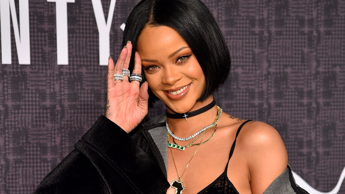 Rihanna показала, як відсвяткувала день народження - фото 1