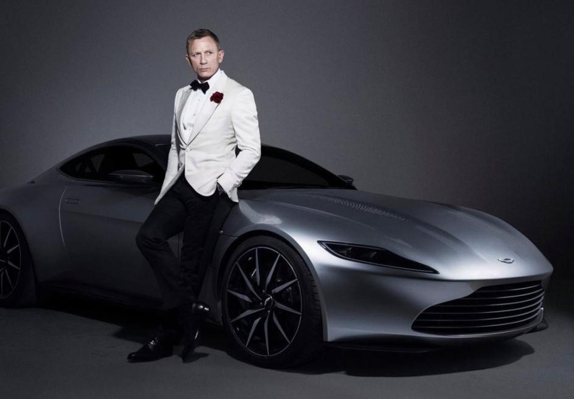 Джеймс Бонд виставив на аукціон свій Aston Martin