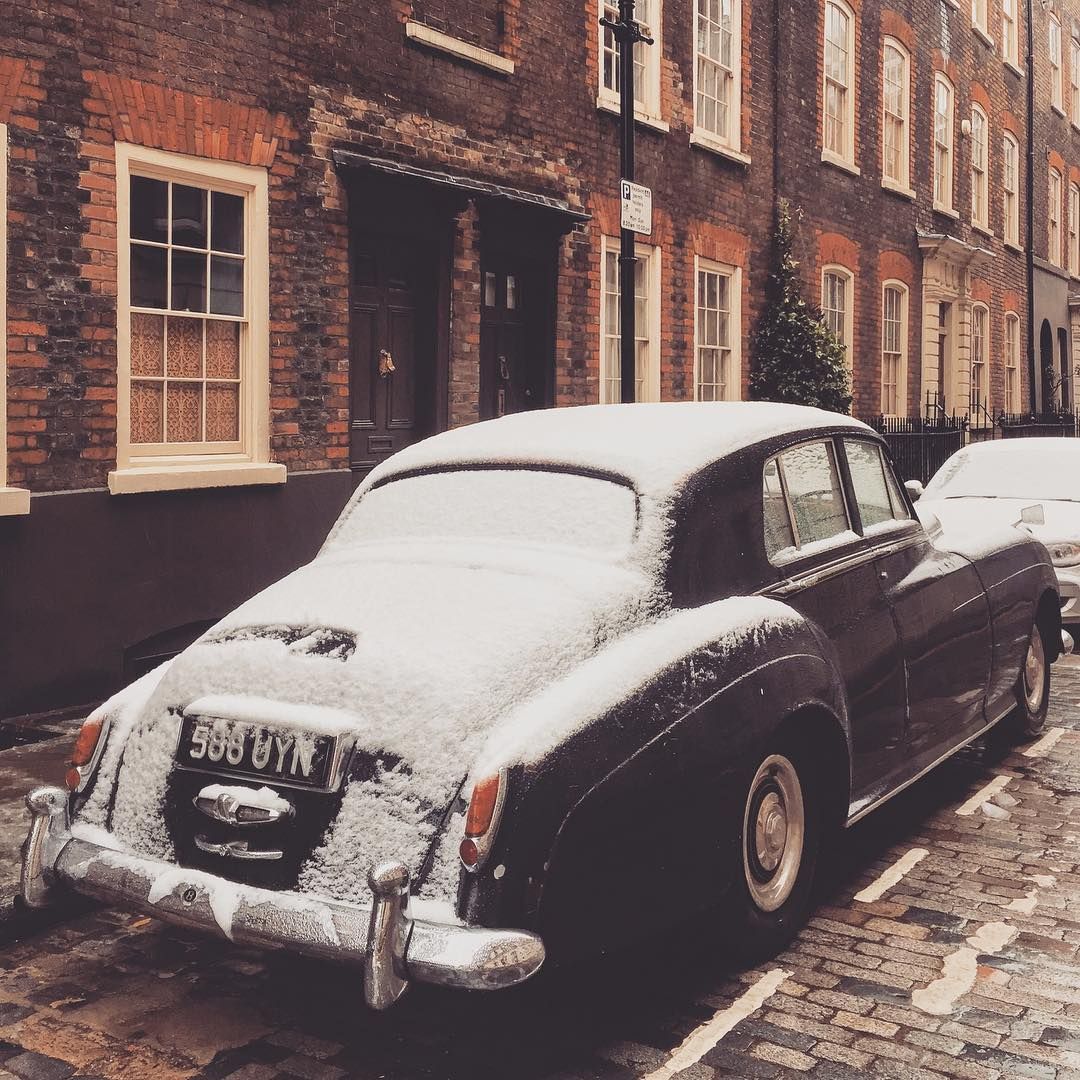 У Лондоні раптово засніжило: репортаж з мережі - фото 1