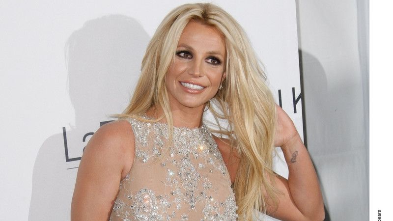 Брітні Спірс розбурхала мережу прозорою сукнею