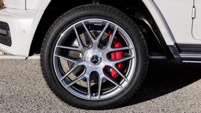 Стрімкий Mercedes-AMG G 63 вперше показали на фото - фото 227710