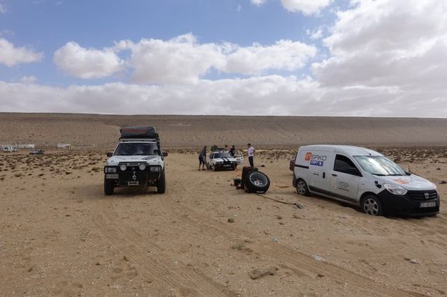 Tesla Model X: перший електрокар, який перетнув Сахару - фото 226233