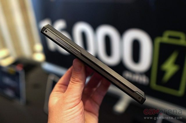 Відбувся реліз смартфона з батареєю-'монстром' - фото 230268