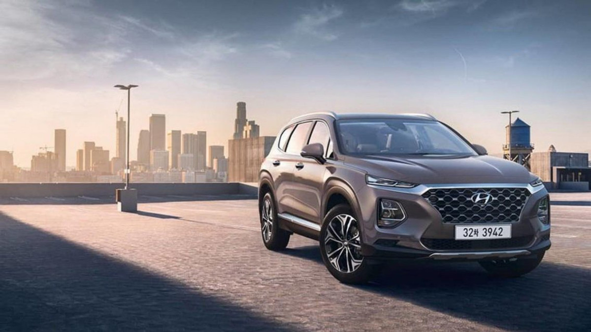 Новенький Hyundai Santa Fe 2019 показали у кумедному відео - фото 1