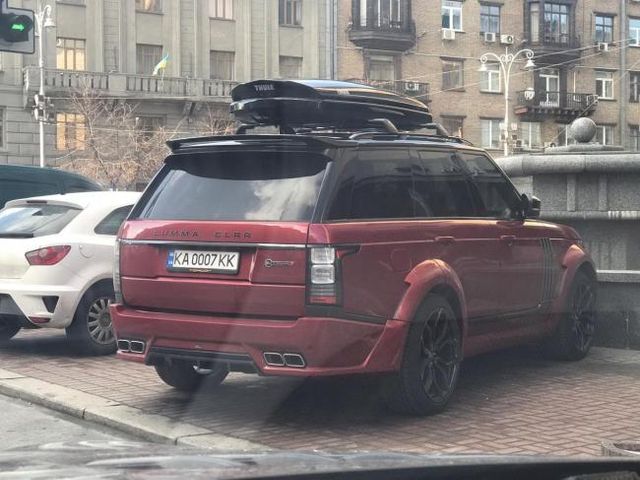 В Україні засвітився ексклюзивний позашляховик з Великобританії- фото 229186