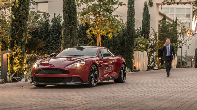 Готель у США пропонує своїм відвідувачам номер і Aston Martin - фото 228367