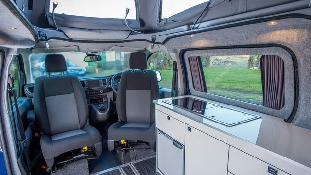 Toyota показала свій 'дім на колесах' - фото 228637