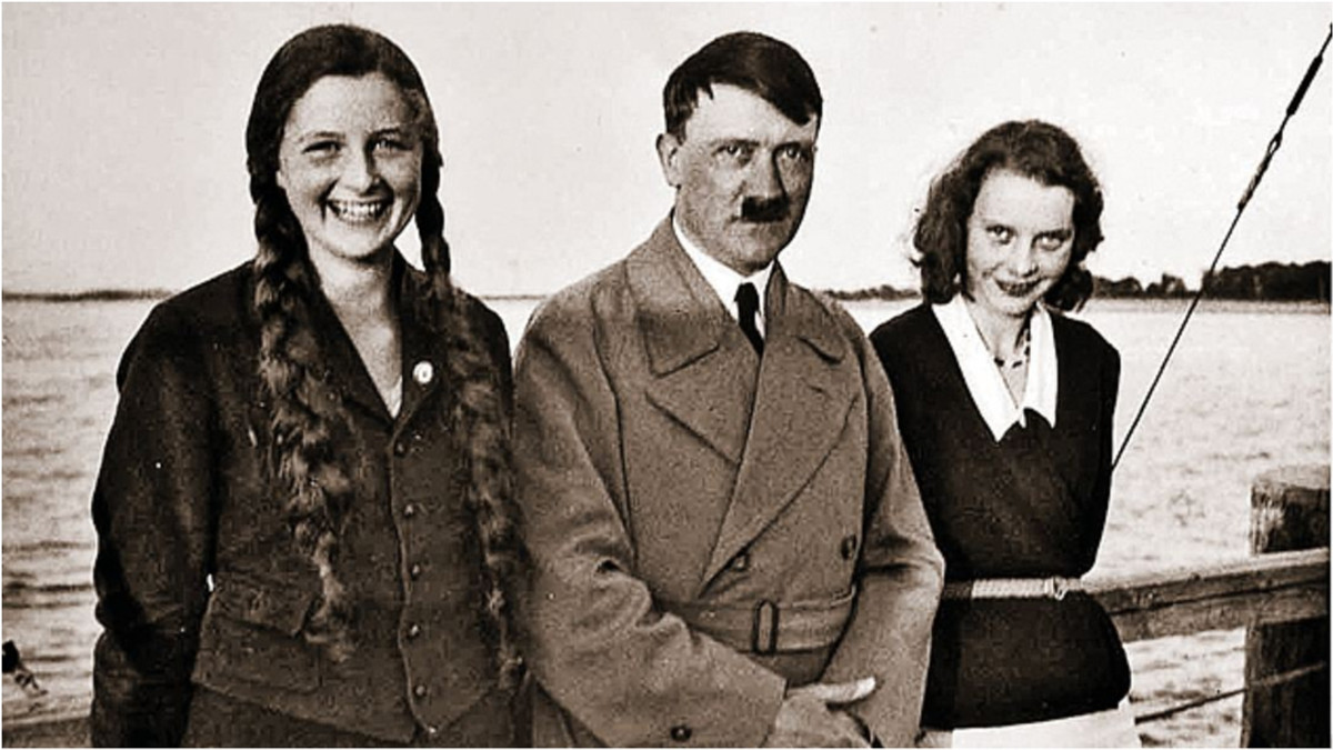 Адольф Гітлер з племінницями Гелі (зліва) і Ельфрідою Раубаль - фото 1