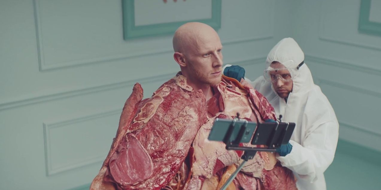 OnePlus показав шалено агресивну рекламу свого смартфона