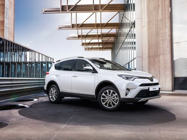 Toyota RAV4 - фото 228355