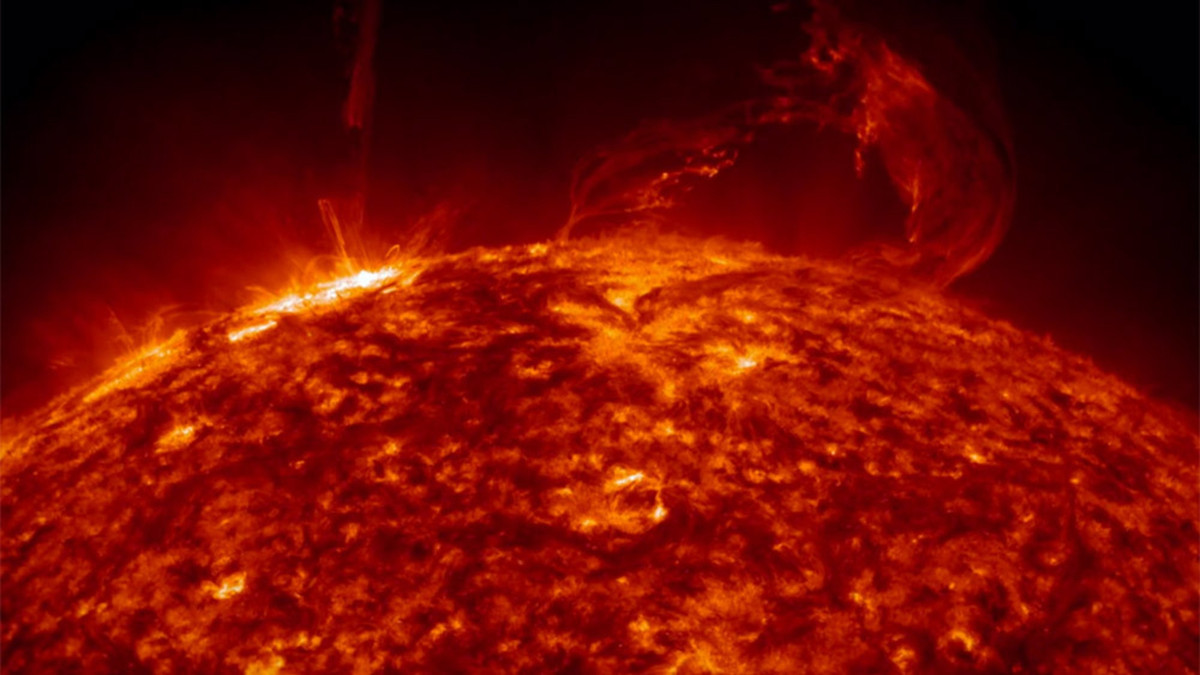 З'явилось відео слабкого спалаху на Сонці - фото 1
