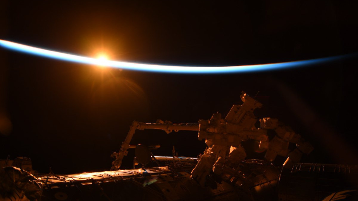 У NASA показали схід сонця на борту МКС - фото 1