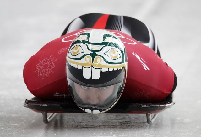 Зимова Олімпіада-2018: скелетоністи вражають креативними шоломами- фото 227742