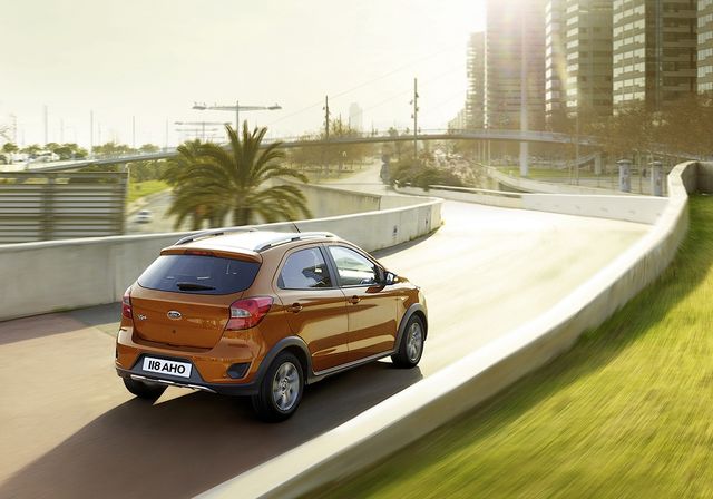 Найменший у лінійці Ford став позашляховиком - фото 225935