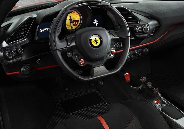 Представлено найпотужніший суперкар Ferrari - фото 229379