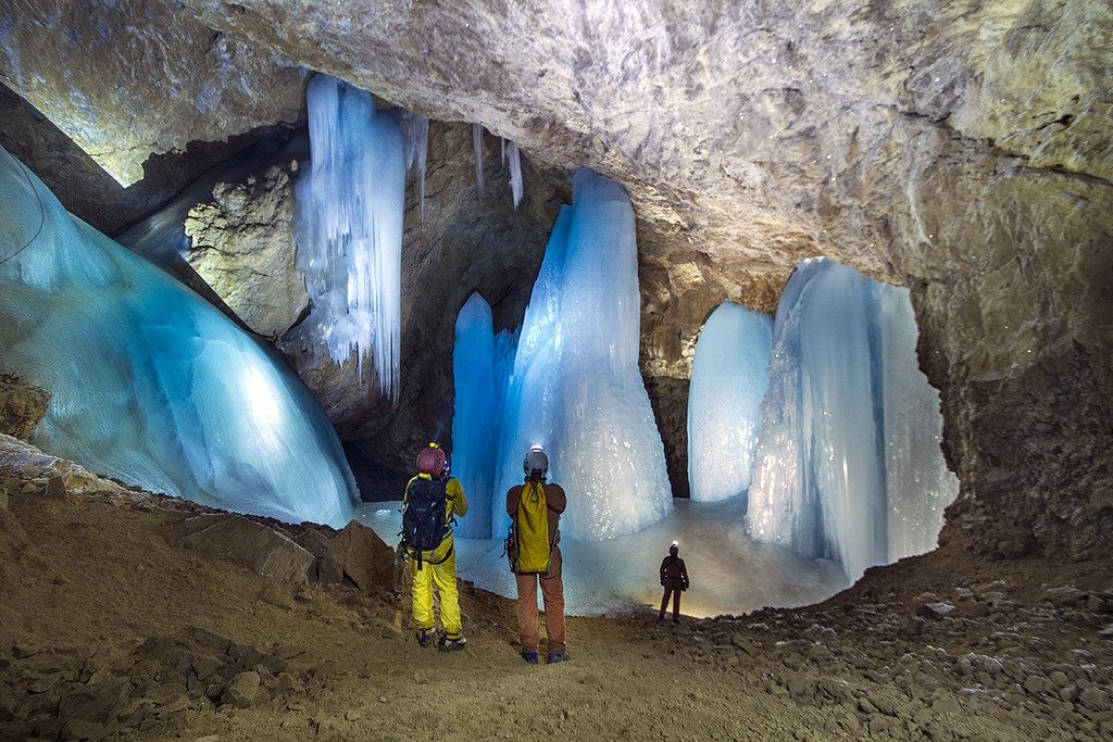 Як виглядають льодові печери Австрії - фото 1