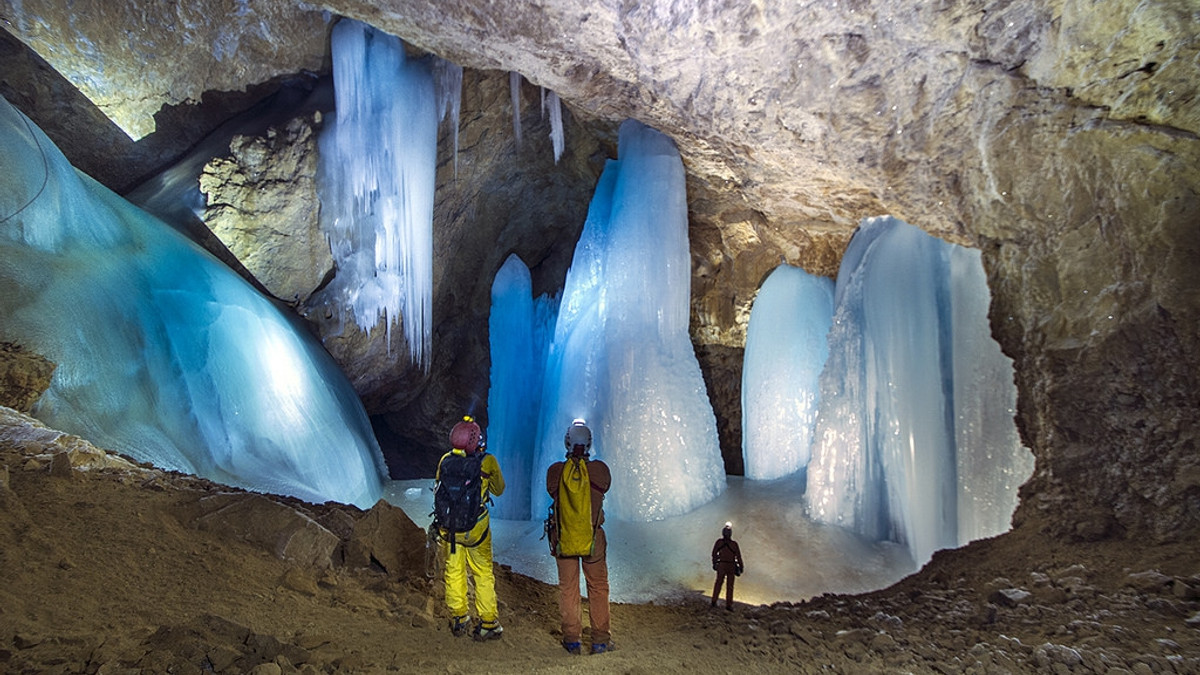 Як виглядають льодові печери Австрії - фото 1