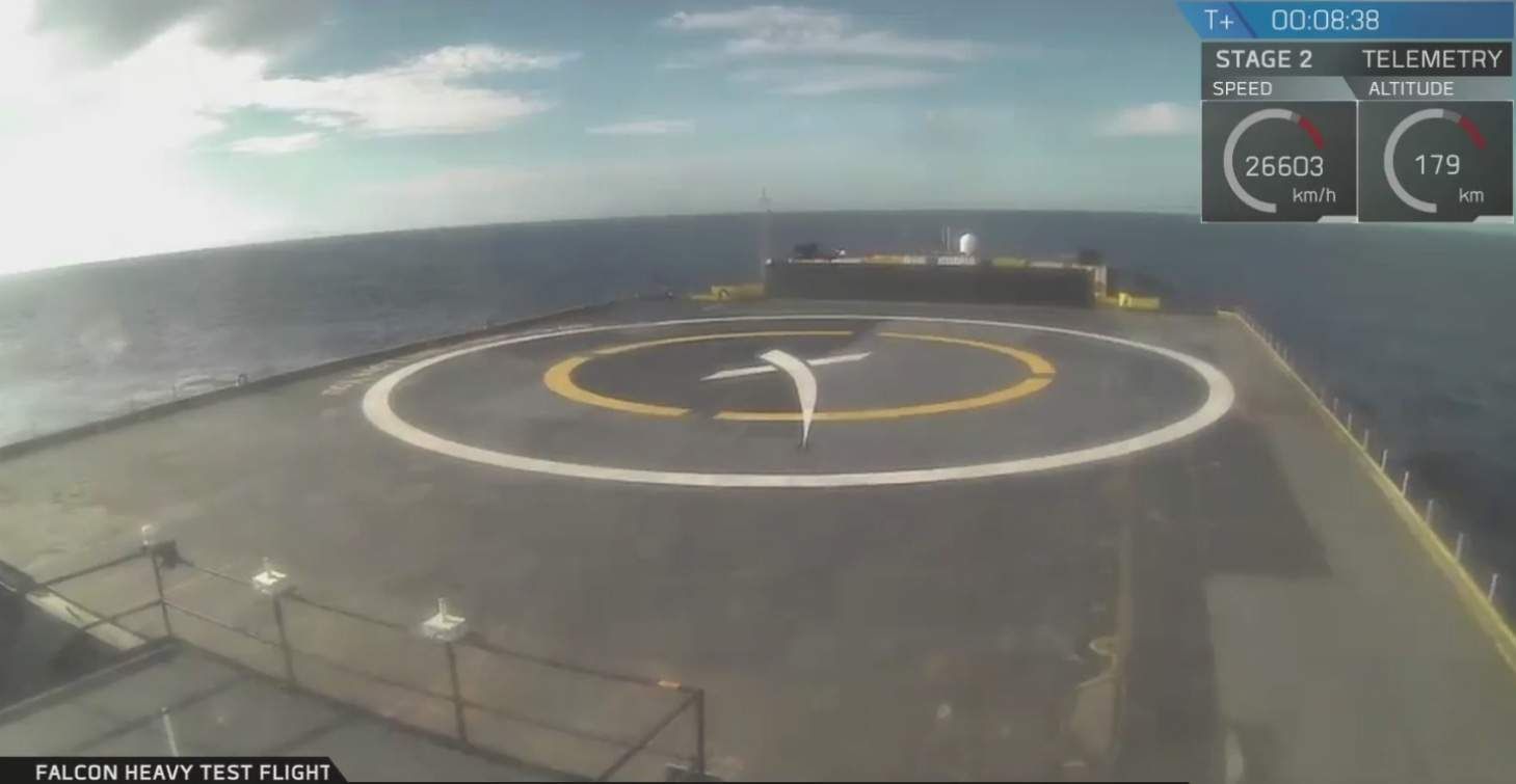 Прискорювач ракети Falcon Heavy мав приземлитися біля узбережжя Флориди - фото 1