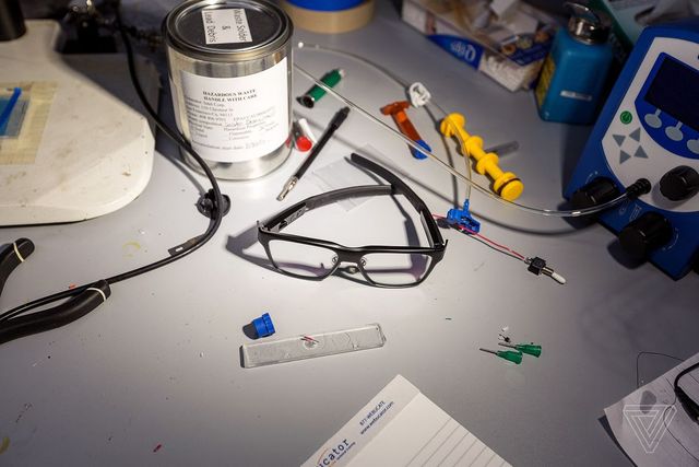 Intel показав 'розумні' окуляри - фото 225881