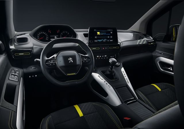 Фургон Peugeot Rifter перетворили в позашляховик для подорожей - фото 229432