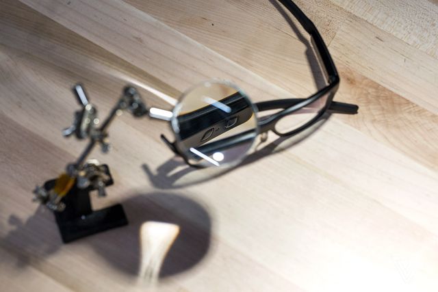 Intel показав 'розумні' окуляри - фото 225883