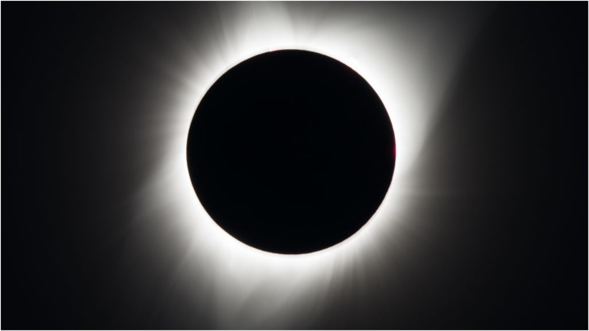 Перше сонячне затемнення в 2018-му буде 15 лютого - фото 1