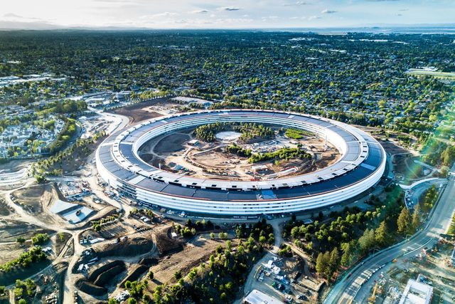 Тім Кук пояснив, чому Apple Park закритий для відвідувачів - фото 228425