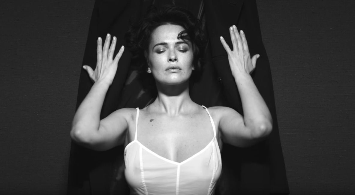 Українська секс-бомба поділилася курйозною історією