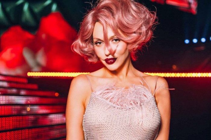 Оля Полякова здивувала фанатів чоловічим образом