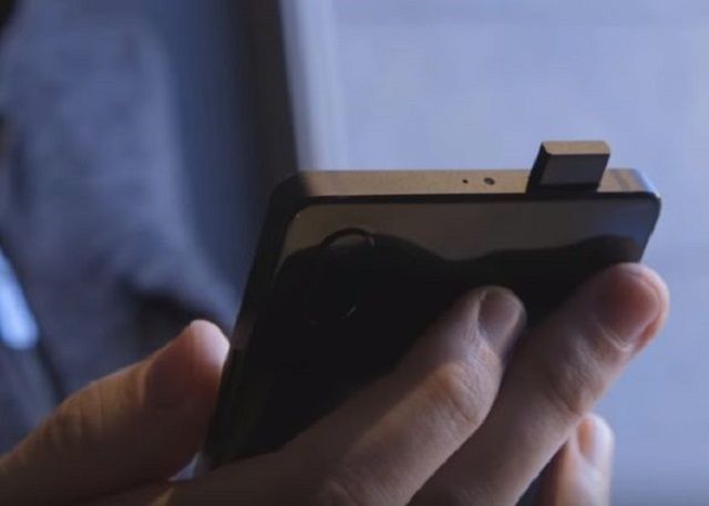 Vivo представила прототип смартфона з висувною камерою і незвичайним сканером відбитків - фото 1