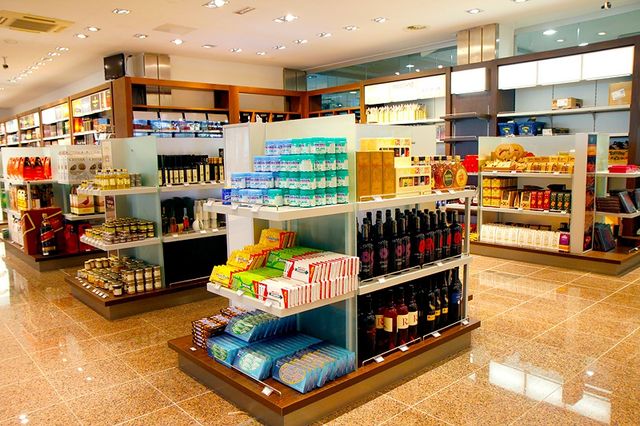 Укрзалізниця введе послугу Duty Free у міжнародних потягах- фото 227681