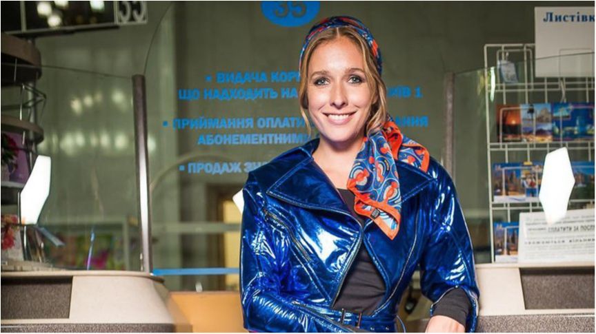 Осадча підкорила Барселону патріотичним вбранням