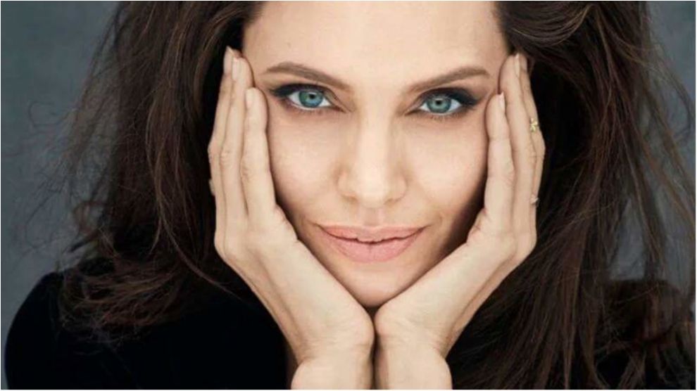 Анджеліна Джолі стала головною зіркою вечірки в Голлівуді