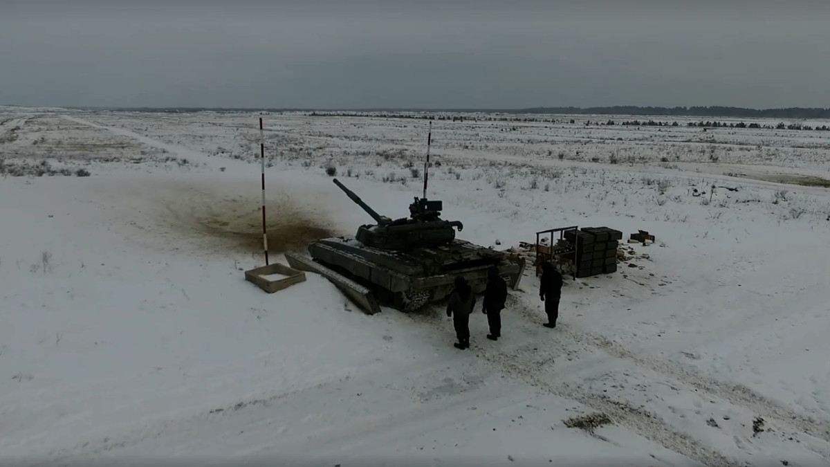 Як українські танкісти відбивають наступ противника - фото 1